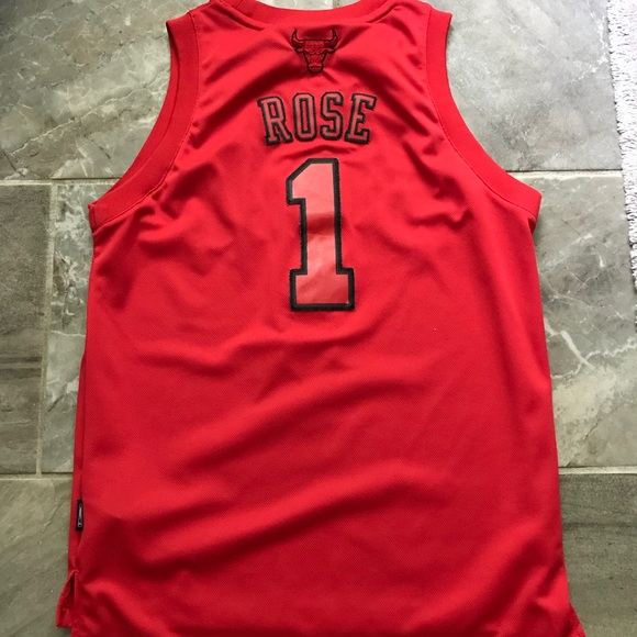 Derrick Rose Bulls Jersey - Picture 2 of 2